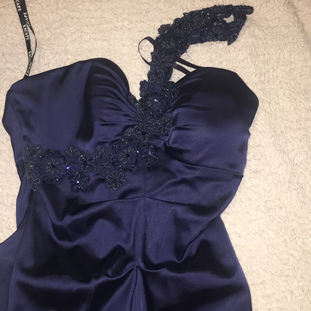 Dress - Picture 3 of 5
